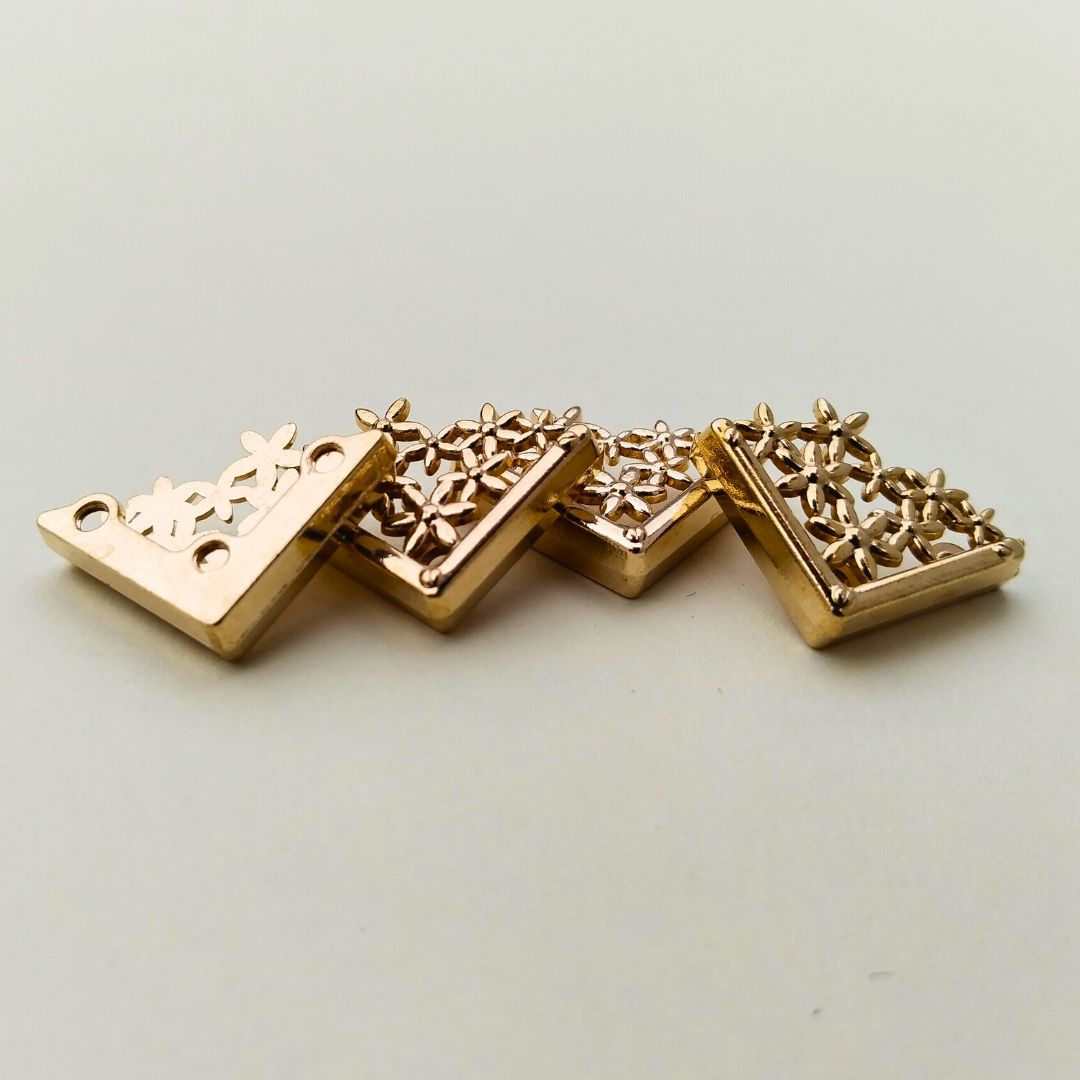 Premium Metal Collar Tips – Set of 4 | Shirt Collar Pins for Men & Women