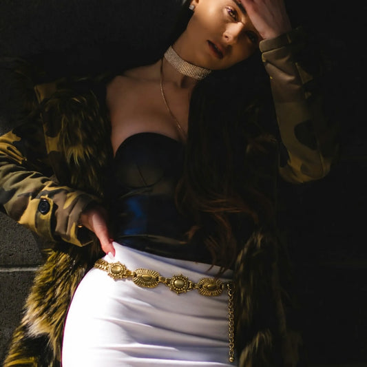 Gold waist chain belt worn on ethnic party outfit India – Gleemify