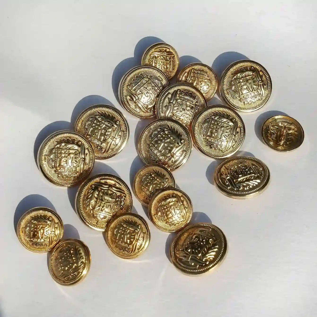 Royal Shield Crest Gold Metal Button (18mm & 23mm) for Bandhgala, Jodhpuri Suit, Blazer, Coats & More